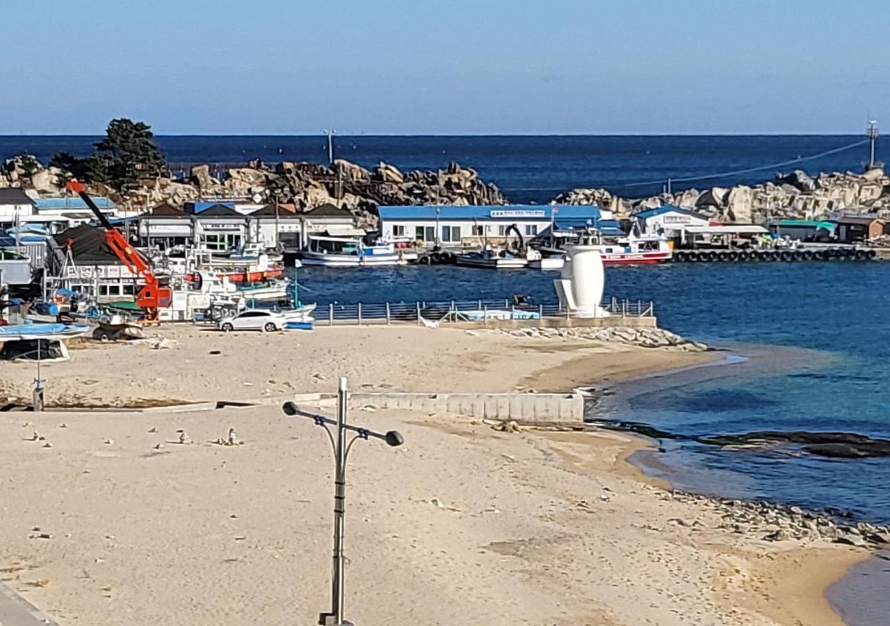 Seaside Minbak Villa Goseong  Bagian luar foto